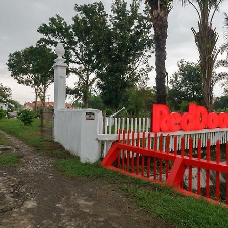 Reddoorz Syariah Near Suzuya Mall Banda Aceh 2 Geutieue Exteriör bild